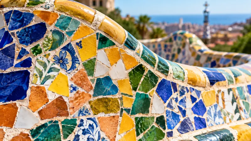 Complete Gaudí Tour with Casa Batlló & Park Güell